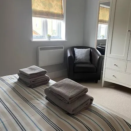 Immaculate 2-bed In Centre *