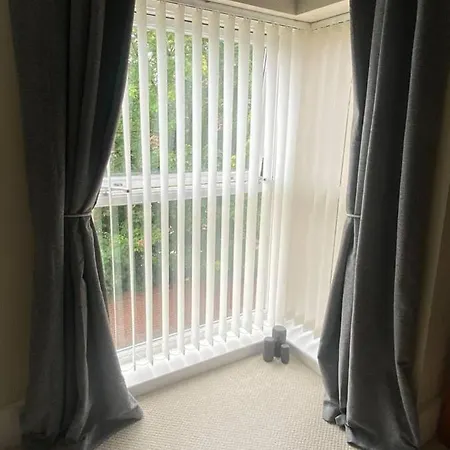 Immaculate 2-bed In Centre *
