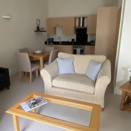 Immaculate 2-bed In Centre * 约克